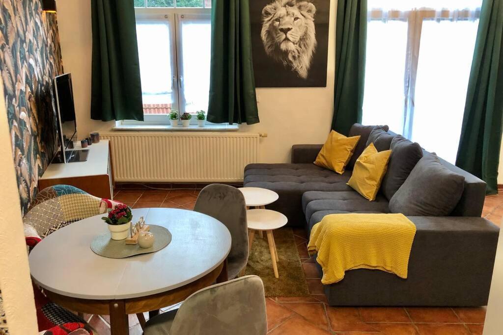 Apartment Zum Goldenen Lowen Inkl. Parkplatz & Wlan Erfurt Esterno foto